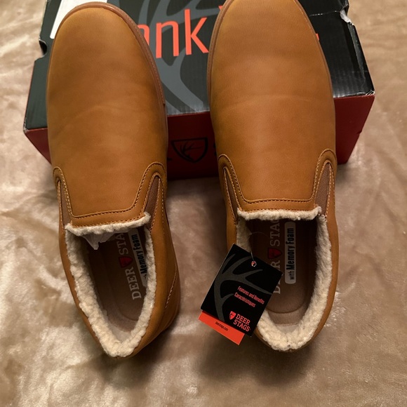 Deer Stags men’s slip ons. Caramel/wheat/cognac color. Size 9. - Picture 10 of 16